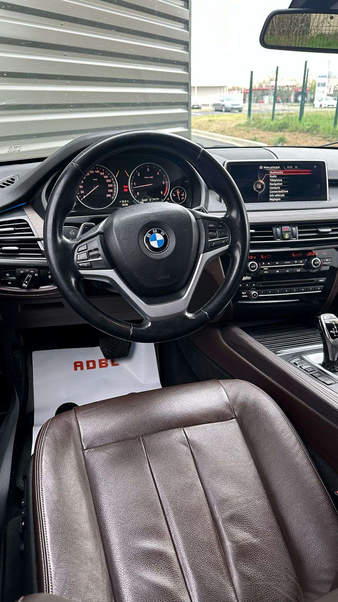 BMW X5 2014 258CV intérieur